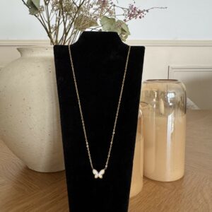 "Aaliyah" Le collier papillon doré qui fera briller ton look