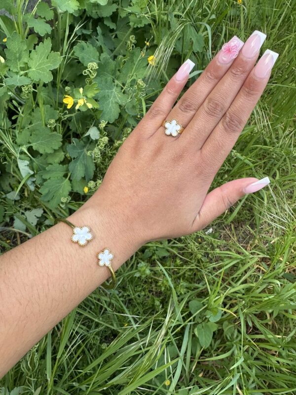 "Lina" Personnalisez votre style avec une touche de couleur et de fleurs. 🌸 – Image 9