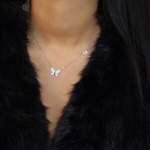 🦋  Papillons d’Argent   Deux ailes, deux tailles, une même légèreté.