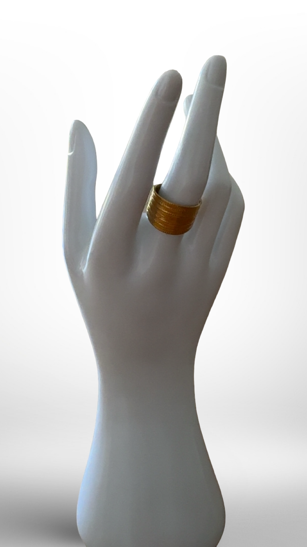 ✨ Luna La force du doré dans une ligne pure. – Image 2