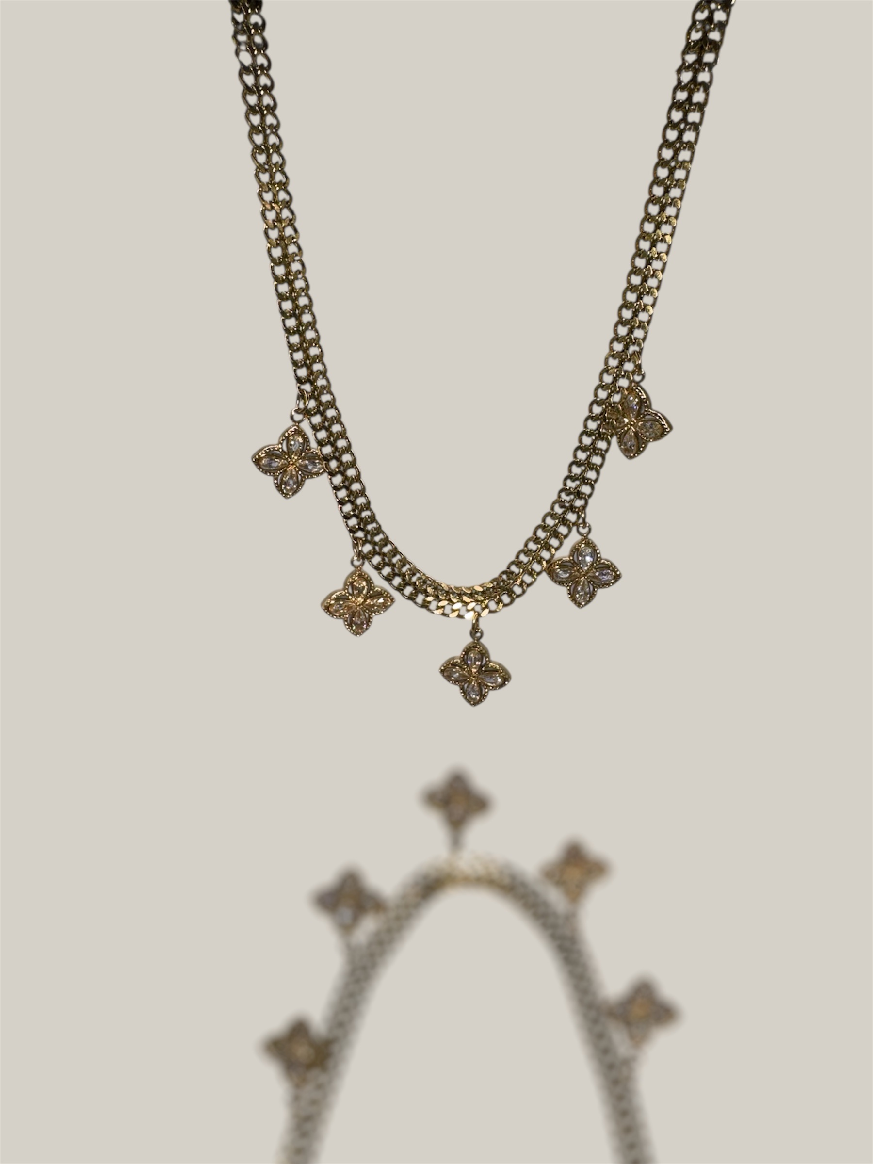 Ras-de-cou Fleur de Lys 👑✨