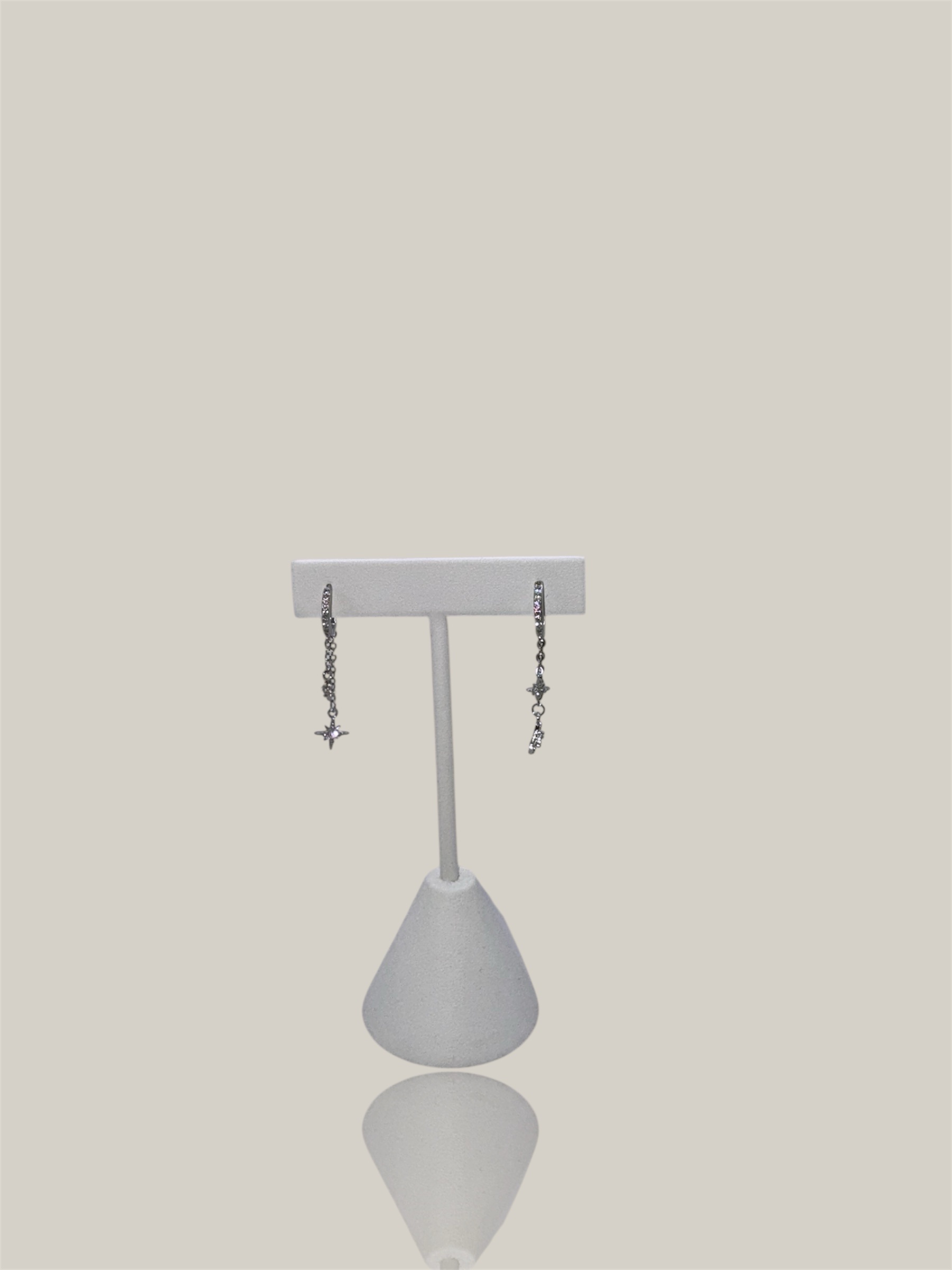 Boucles d’oreilles Étoiles pendantes — Acier inoxydable doré 🌟